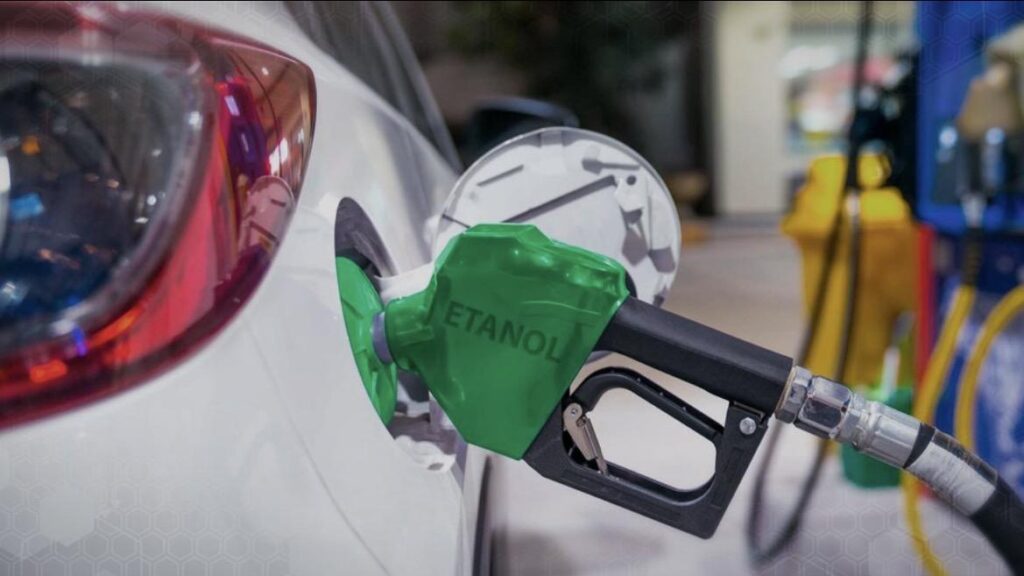 Relação entre preço do etanol e da gasolina fica abaixo de 60% pela primeira vez em oito anos